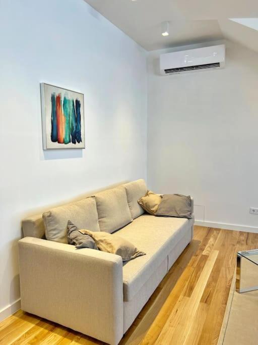 White 1 Bd Old Town Apartment By Hostlovers 카우나스 외부 사진