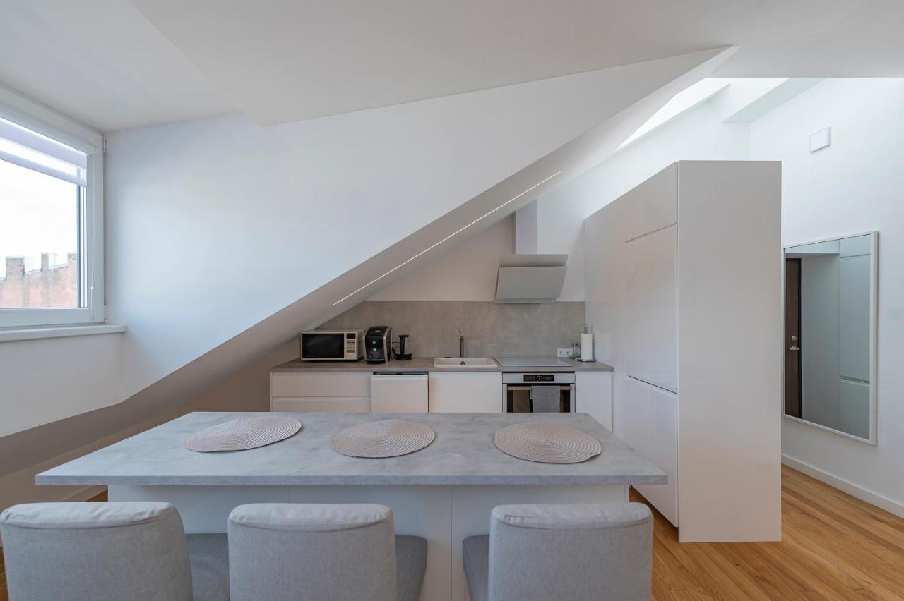 White 1 Bd Old Town Apartment By Hostlovers 카우나스 외부 사진